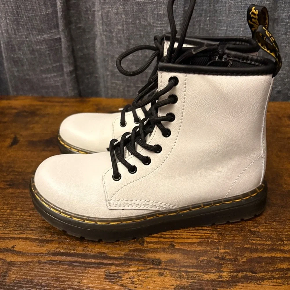Dr Martens Zavala Junior White Leather Lace Up Zip Combat Boots (Kids Size 1)‎
